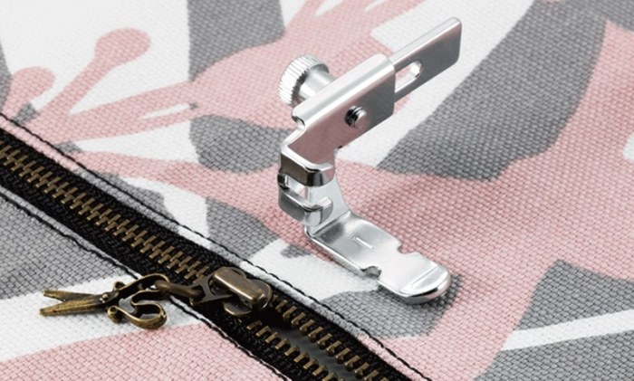 Novum | Adjustable Zipper (Piping) Foot