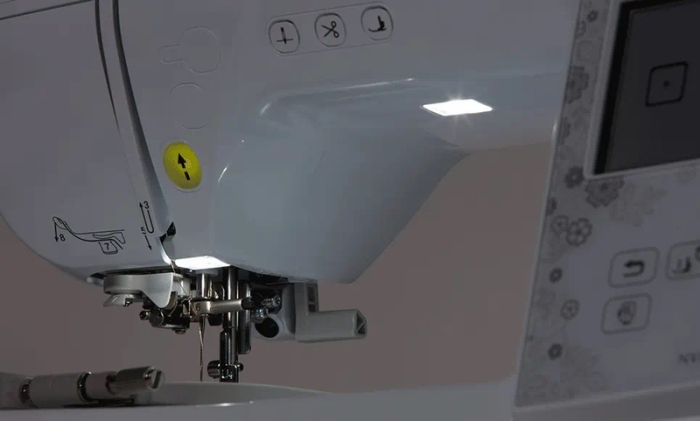 Brother Innov-Is NV880E Embroidery Machine