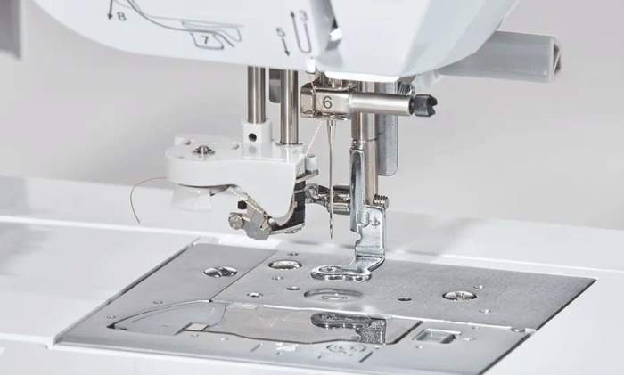 Brother Innov-Is NV880E Embroidery Machine
