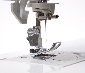 Brother Innov-Is VQ2 Sewing and Quilting Machine