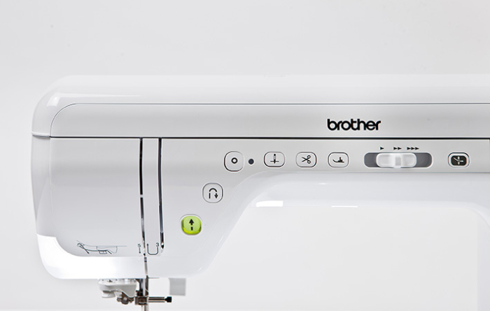 Brother Innov-Is VQ2 Sewing and Quilting Machine