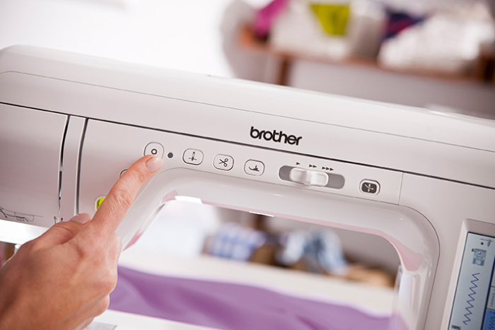 Brother Innov-Is VQ2 Sewing and Quilting Machine